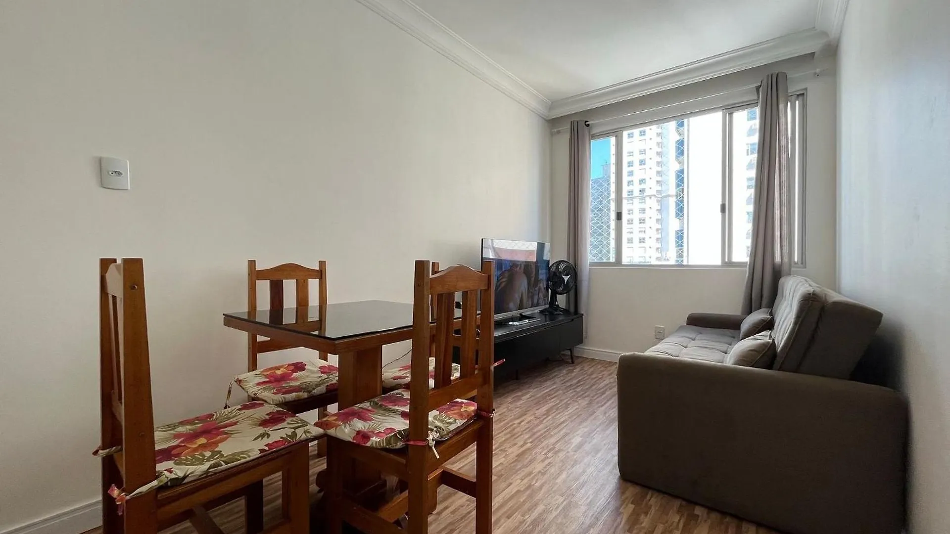 Po04- 1 Quarto Ao Lado Shop. Atlantico C/ Garagem Balneario Camboriu